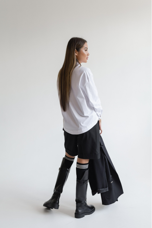 Рубашка укороченная с накладными карманами